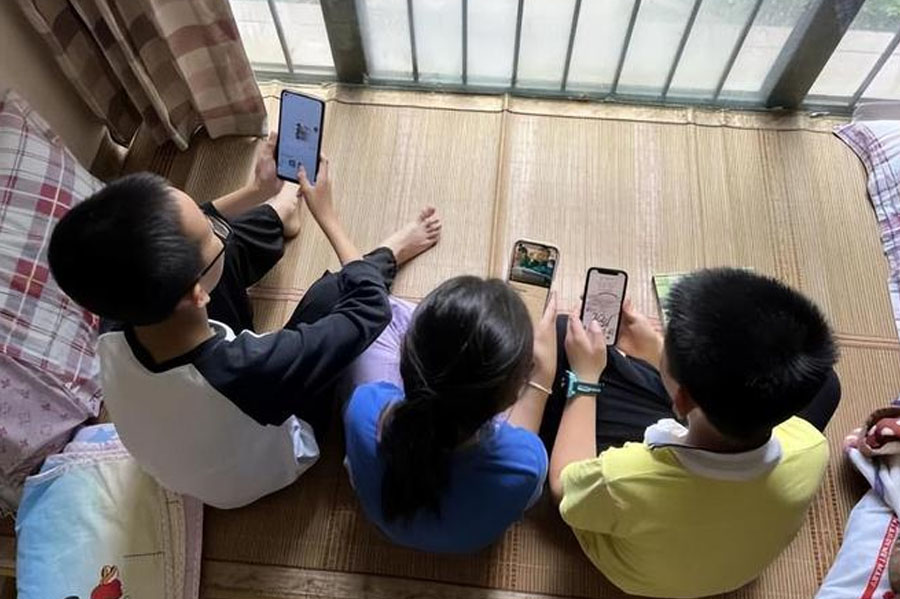 手机自由＝成绩下滑？这5所学校实现手机自由，成绩还超牛！